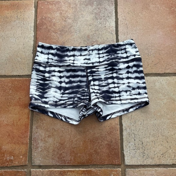 Fleo Pants - FLEO TIE DYE BOOTY SHORTS